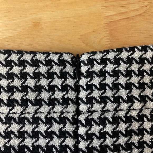 REVIEW 'Wanda' Black White Houndstooth Tweed Knit Skirt w Patch Pockets Size 12 - Picture 9 of 11